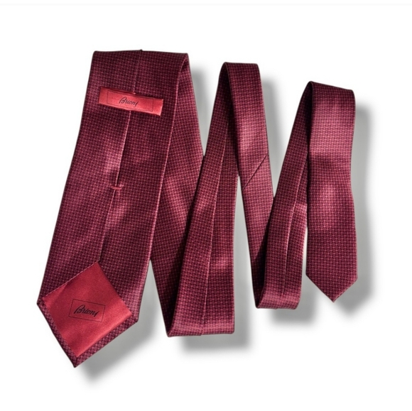 BRIONI Red Micro Motif Silk TieMade in Italy 100% silk